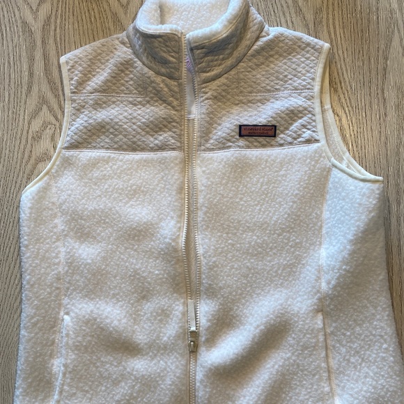 Vineyard Vines Jackets & Blazers - Vineyard Vines Mixed Media Sheep Short Vest M